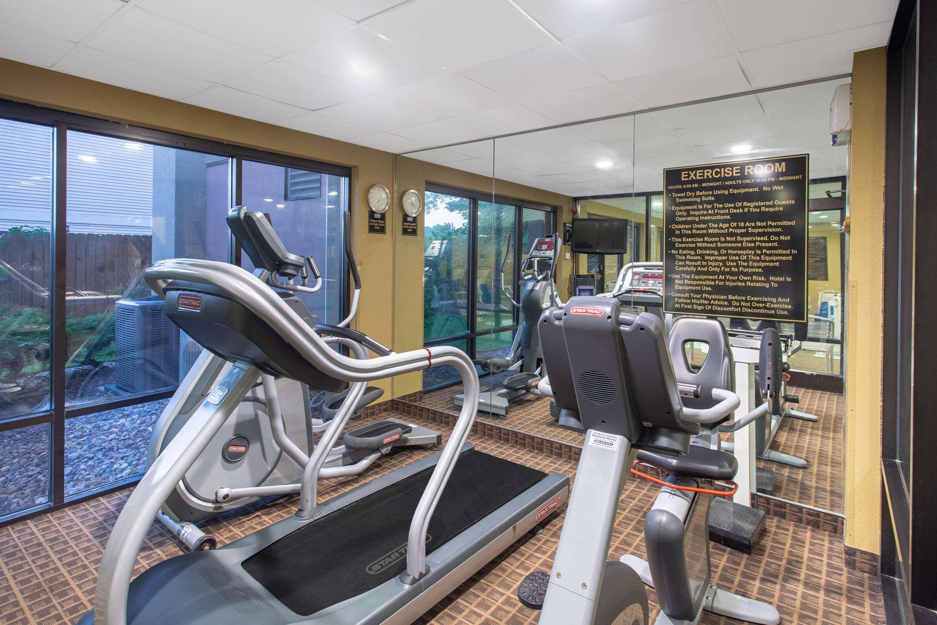 Americinn By Wyndham Madison West Ngoại thất bức ảnh
