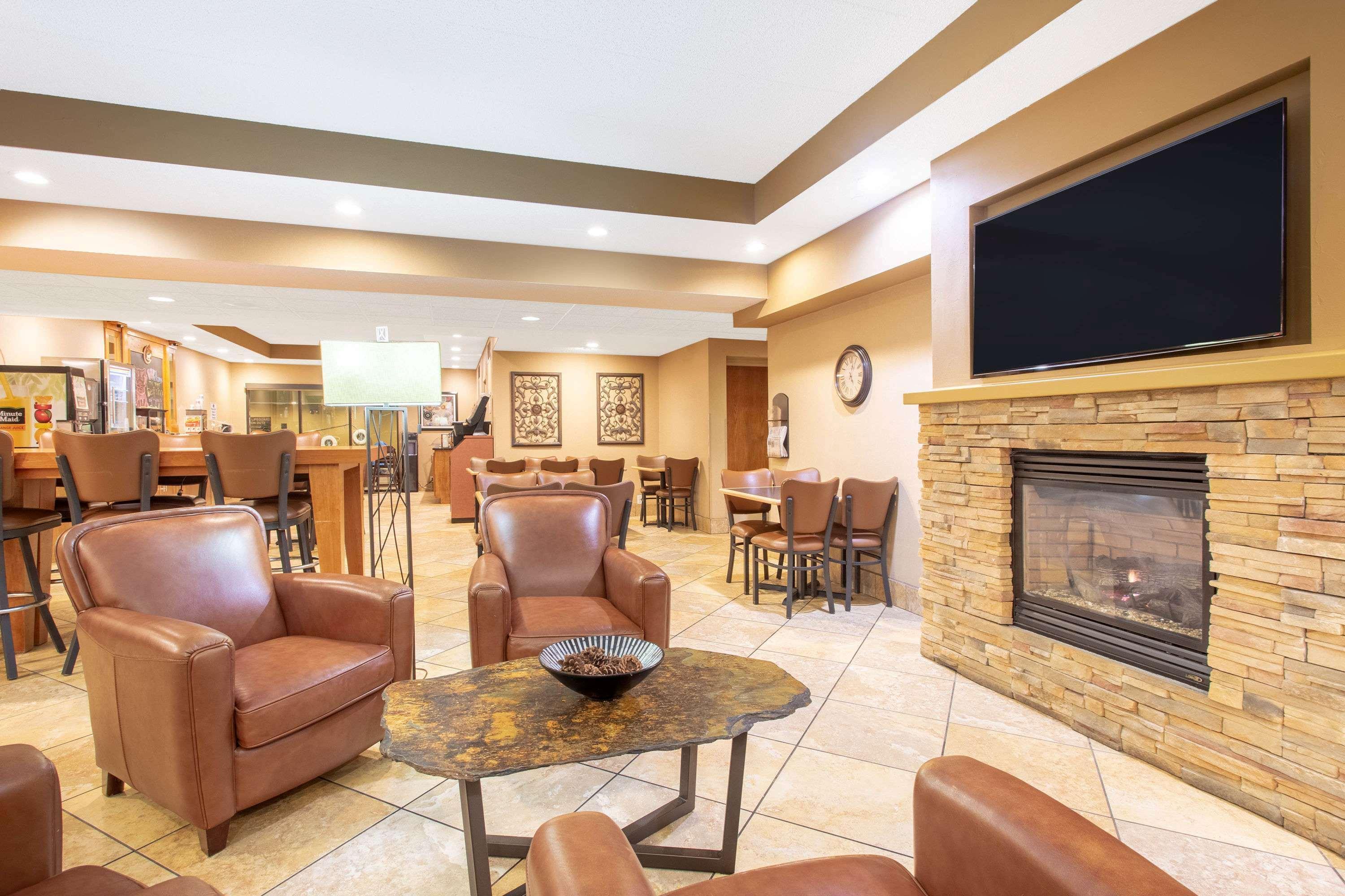 Americinn By Wyndham Madison West Ngoại thất bức ảnh
