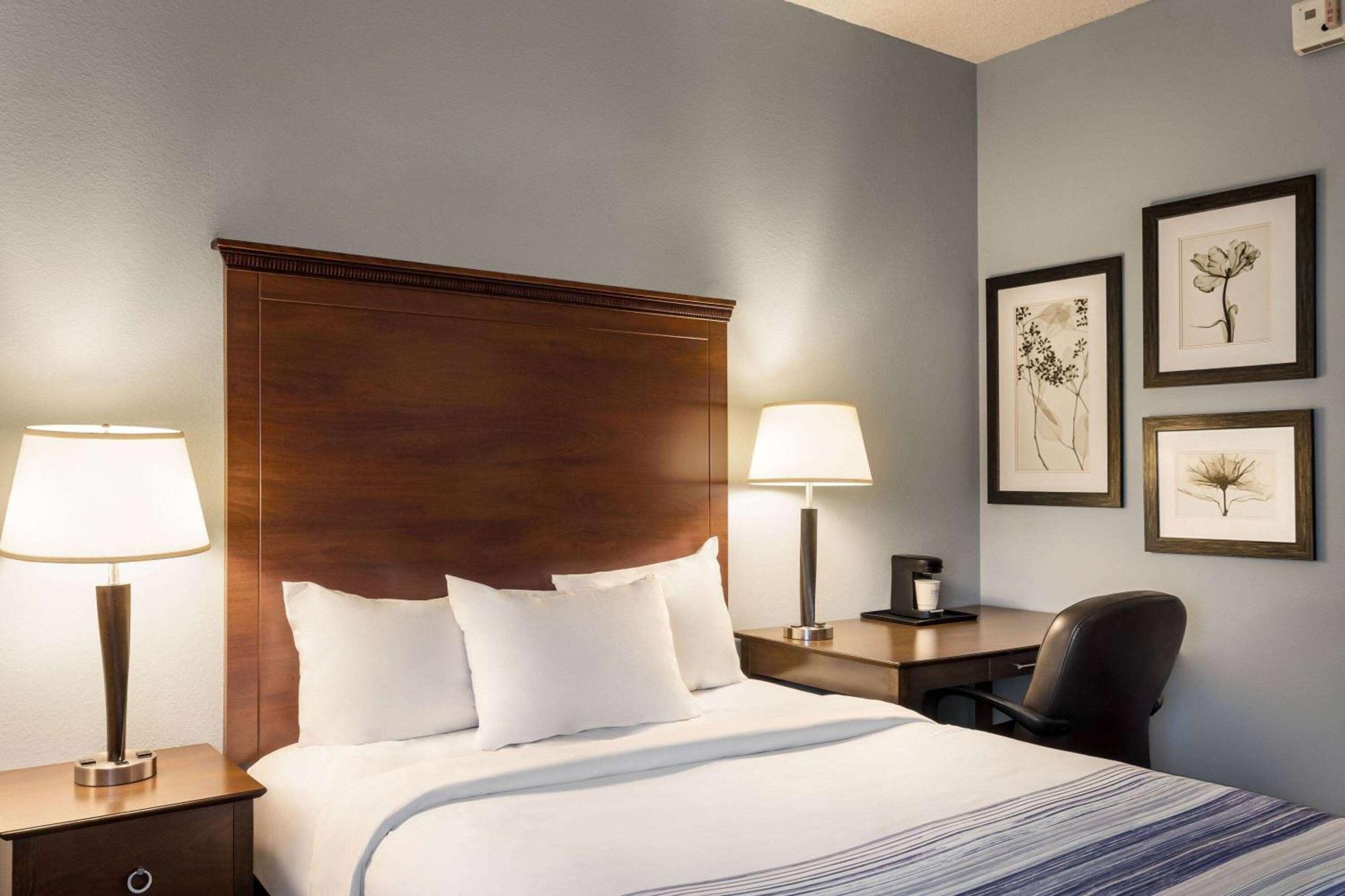 Americinn By Wyndham Madison West Ngoại thất bức ảnh