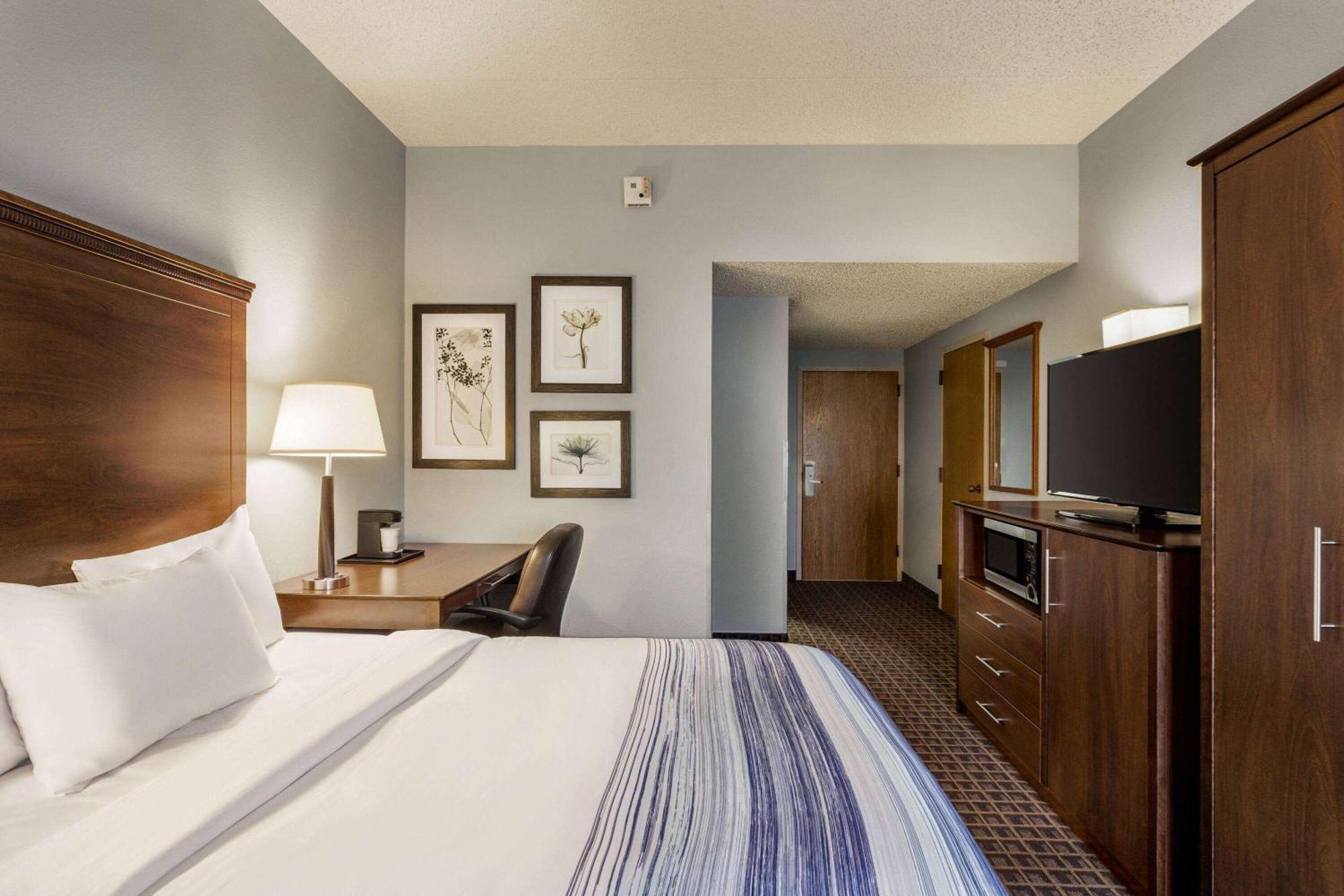 Americinn By Wyndham Madison West Ngoại thất bức ảnh