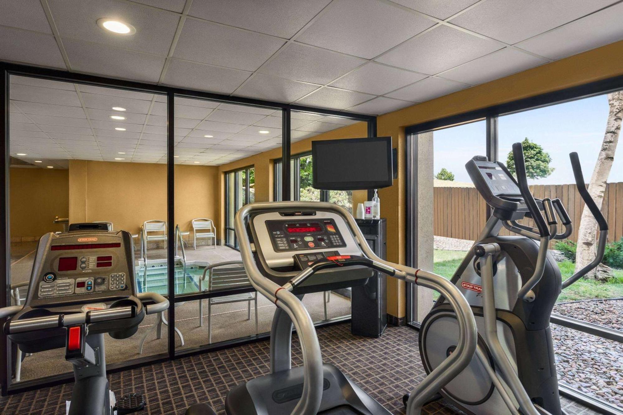Americinn By Wyndham Madison West Ngoại thất bức ảnh