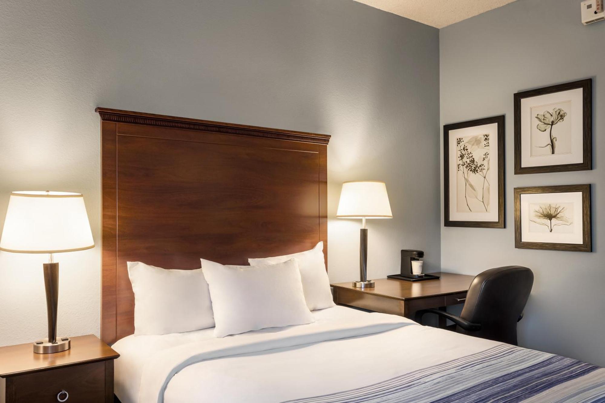 Americinn By Wyndham Madison West Ngoại thất bức ảnh