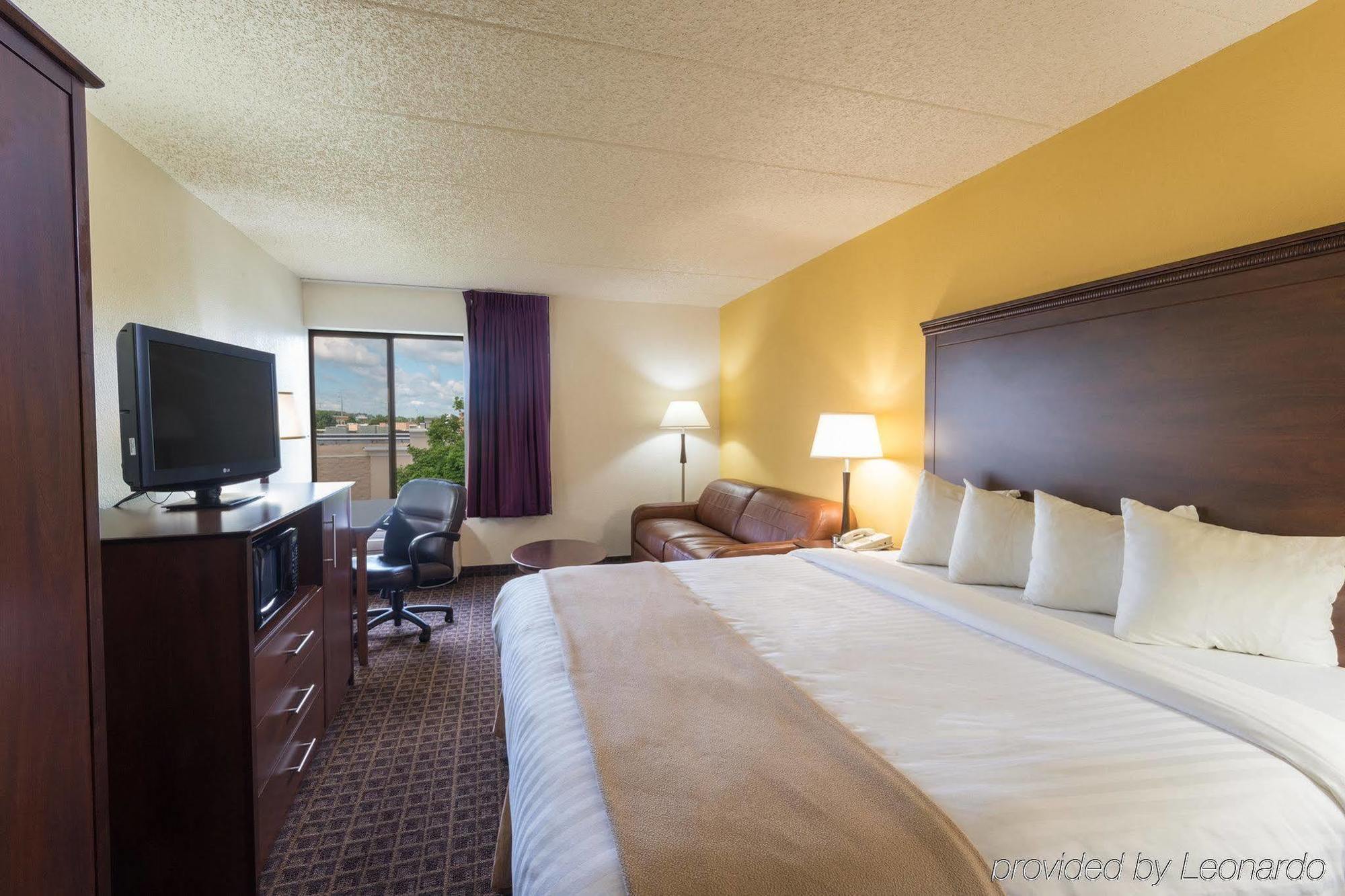 Americinn By Wyndham Madison West Ngoại thất bức ảnh