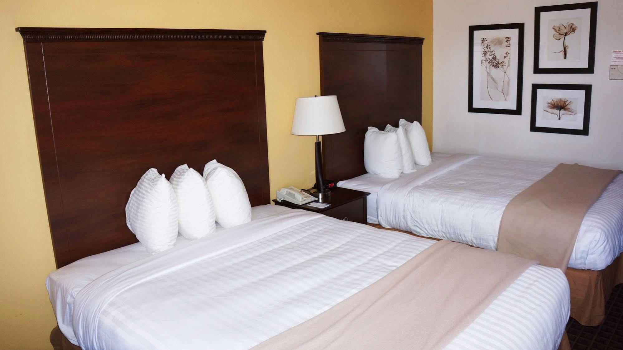 Americinn By Wyndham Madison West Ngoại thất bức ảnh